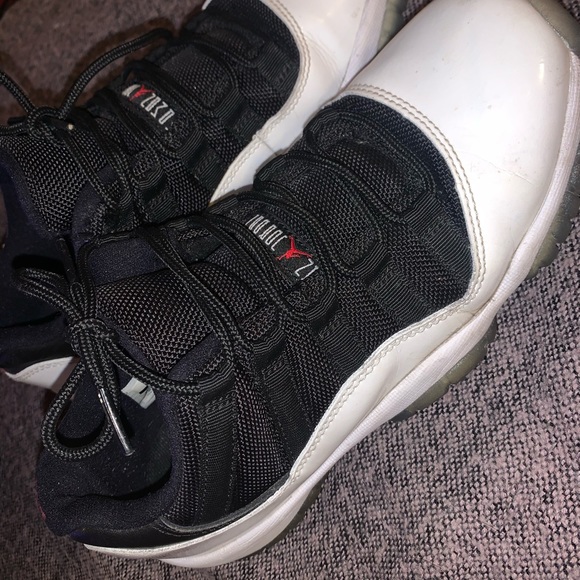 Jordan 11 retro tuxedo - Picture 3 of 4